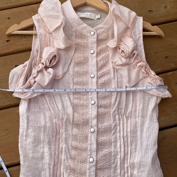 mM Couture  peach colour, ruffled, fitted , buttoned sleeveless blouse - Picture 3 of 14